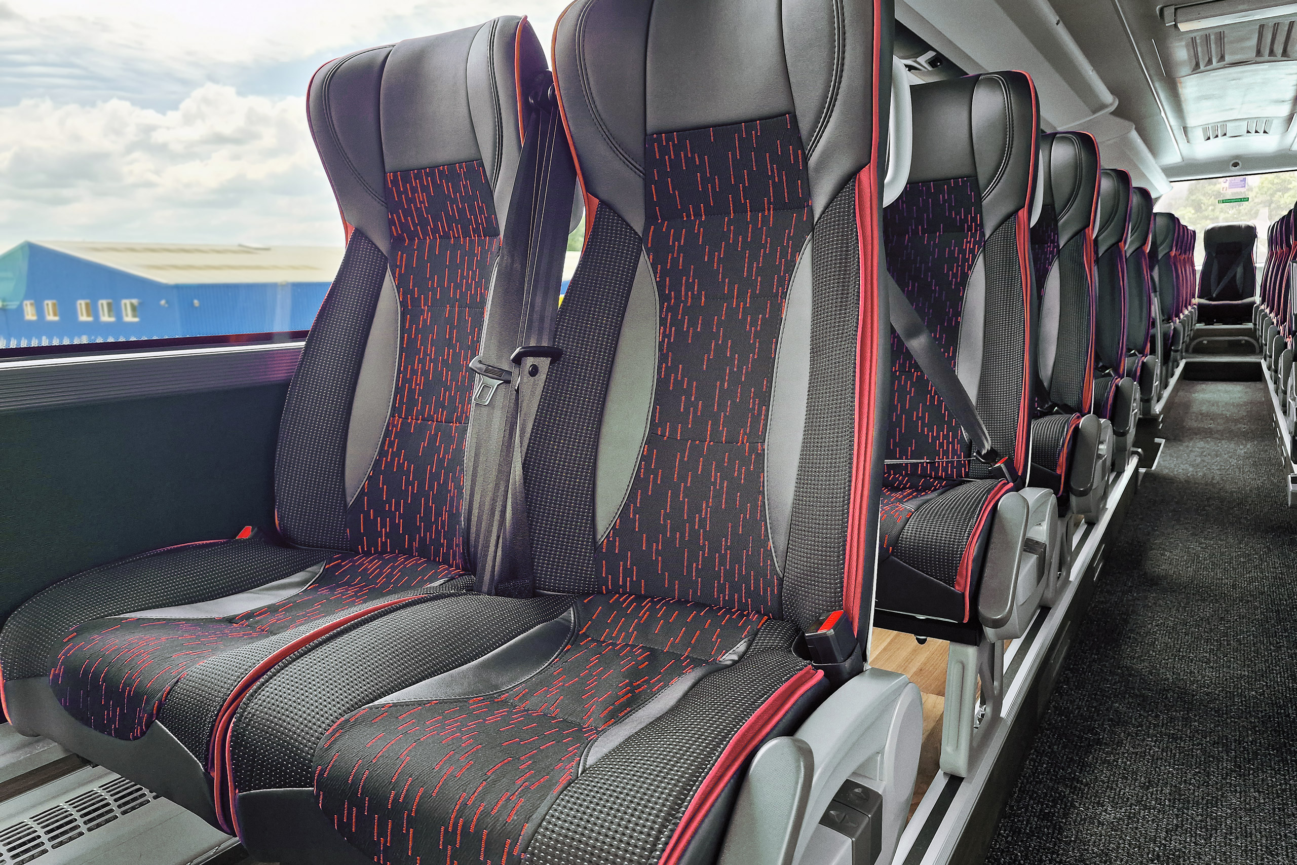 GT14 red black option